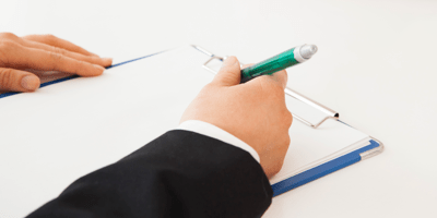 スタッフがヒアリングをした上で、不動産会社の審査を実施しています